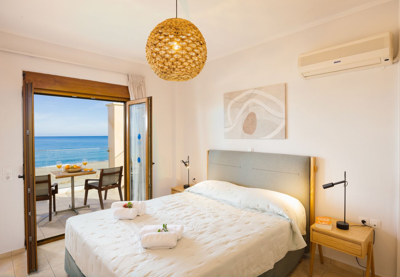 Beach Villa for 12 in Rethymno